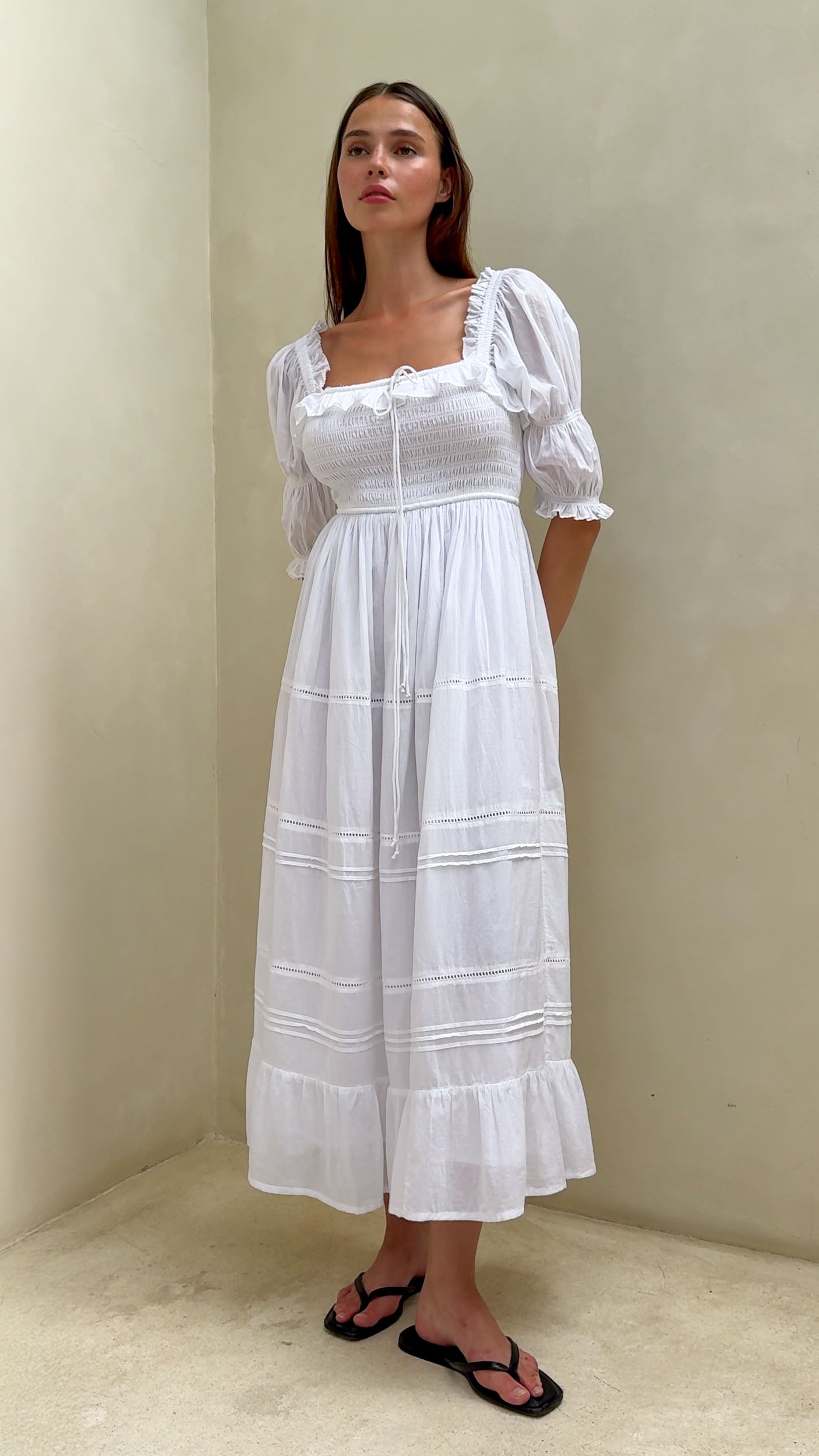 Flora Dress In White – Maternity Friendly Dresses – NOMINO